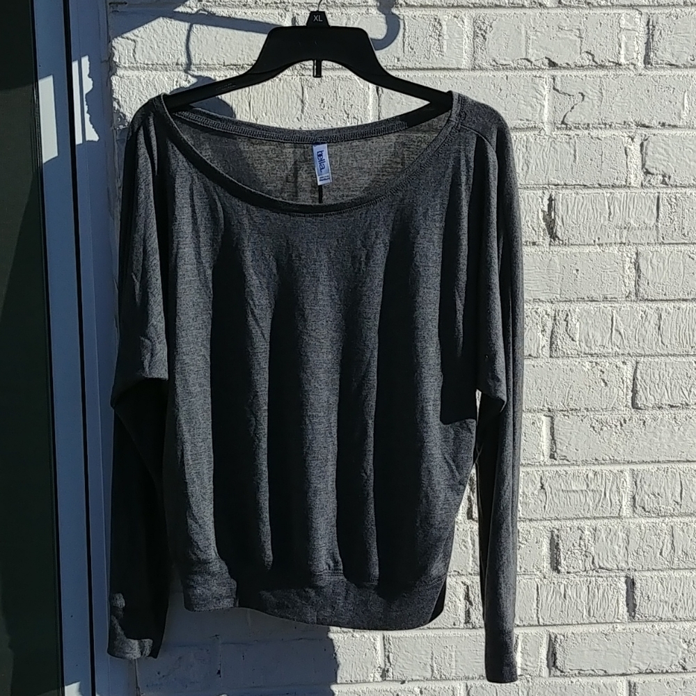 Scoop neck top